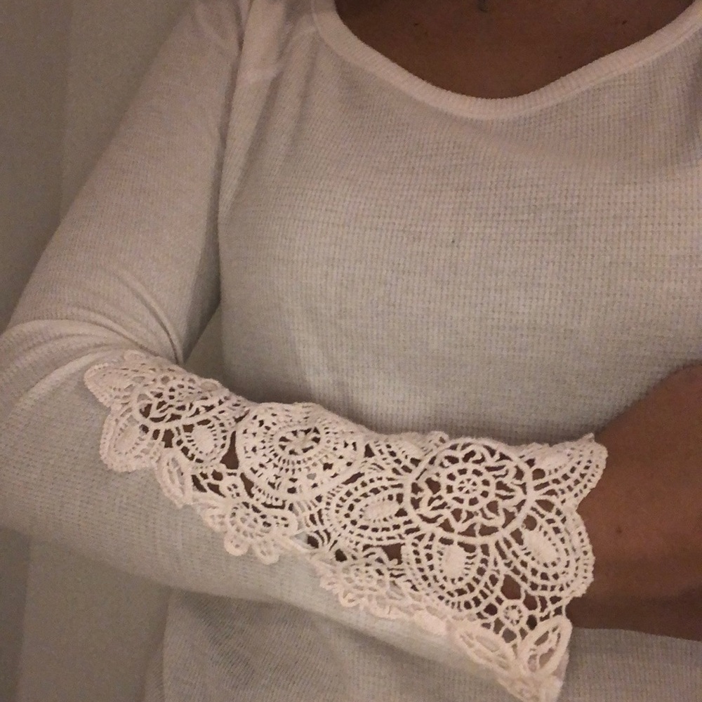 American Eagle light pink long sleeve- cute cuffs
